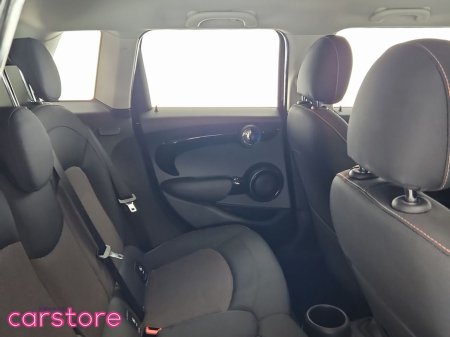 2015 MINI Hatch ONE 1.2 5 DR €11,880 thumbnail