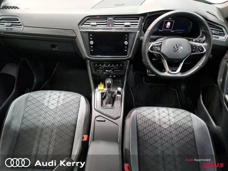 2023 Volkswagen Tiguan 2.0 TDI R LINE SA 5DR A €40,900 thumbnail