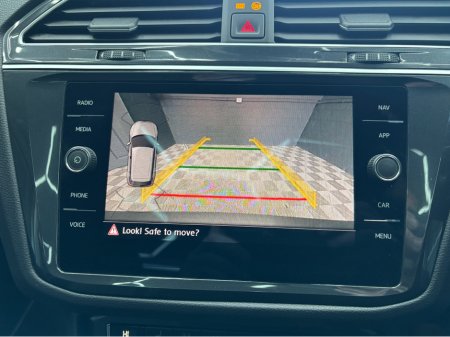 2020 Volkswagen Tiguan - thumbnail 17