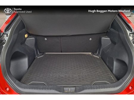 2024 Toyota Yaris Cross LUNA SPORT BITONE, MINT CONDITION €29,995 thumbnail