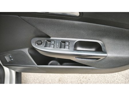 2010 Volkswagen Passat - thumbnail 4