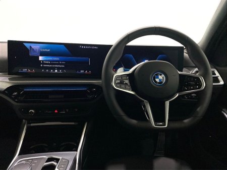 2025 BMW 3 Series - thumbnail 5