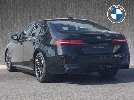 2026 BMW 5 Series - thumbnail 2