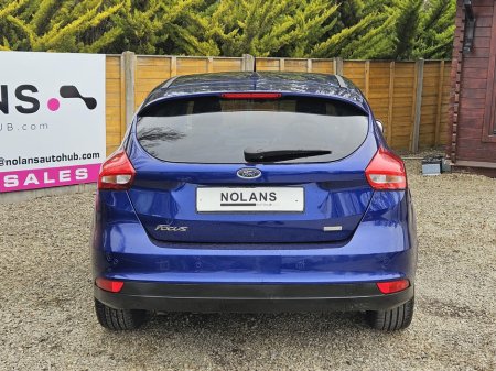 2017 Ford Focus - thumbnail 8