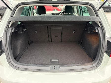 2018 Volkswagen Golf (182) 1.2 TSI COMFORTLINE TECH EDITION €21,450 thumbnail