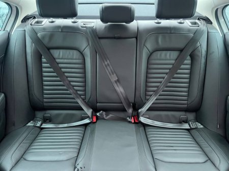 2017 Volkswagen Passat GTE 1.4 HYBRID // FULL SERVICE HISTORY // LEATHER HEATED SEATS // 18" ALLOYS // APPLE CARPLAY/ANDROID AUTO €18,900 thumbnail