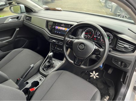 2018 Volkswagen Polo COMFORTLINE AUTOMATIC 1.0 PETROL //REVERSE CAMERA//CARPLAY// €14,950 thumbnail