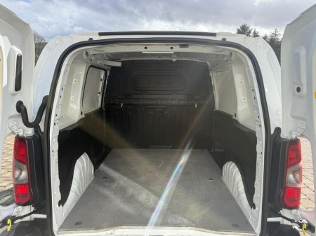 2019 Peugeot Partner - thumbnail 17