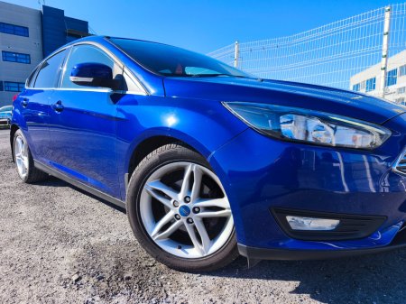 2015 Ford Focus - view 4