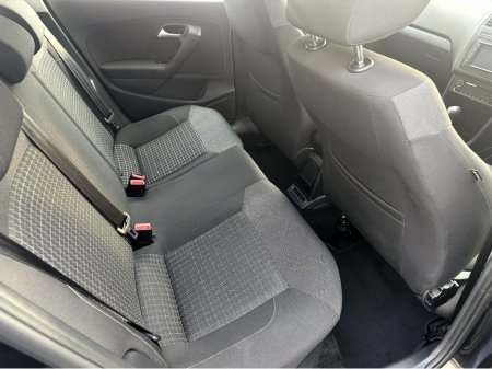 2016 Volkswagen Polo Comfortline thumbnail