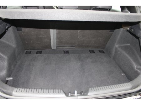 2015 Hyundai i30 1.6 CRDI SE BL/DR 110PS 5DR €7,950 thumbnail