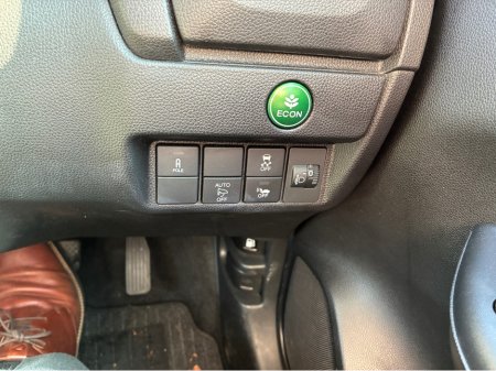 2015 Honda Fit - thumbnail 16