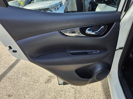 2018 Nissan Qashqai - thumbnail 25