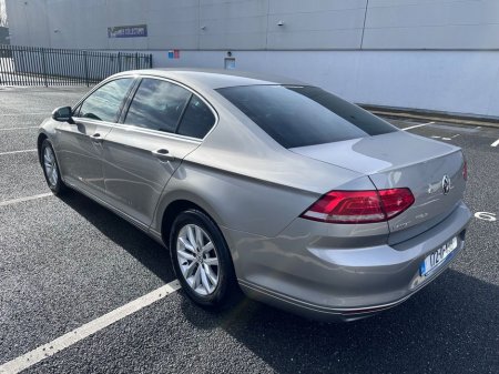 2017 Volkswagen Passat - thumbnail 6