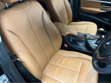 2019 BMW 3 Series 2019 BMW 320D LUXURY 2.0 AUTOMATIC / CRUISE CONTROL / REVERSE CAMERA / ELECTRIC MEMORY & HEATED SEATS AND MORE thumbnail