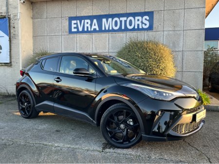 2023 Toyota C-HR SOL HYBRID AUTOMATIC 1.8 PETROL //LOW MILES//HIGH SPEC//HALF LEATHER HEATED SEATS//360 PARKING CAMERAS//KEYLESS ENTRY//