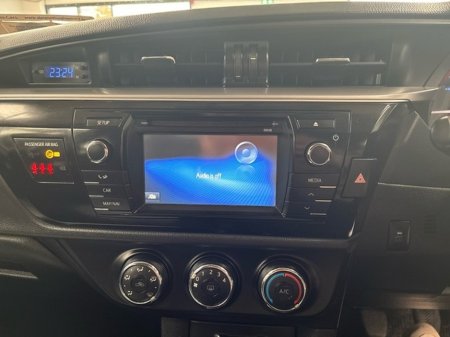 2016 Toyota Corolla - thumbnail 14