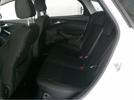 2017 Ford Focus - thumbnail 13