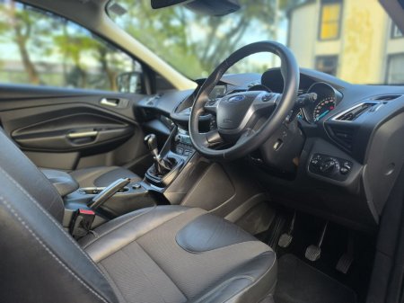 2016 Ford Kuga - thumbnail 18