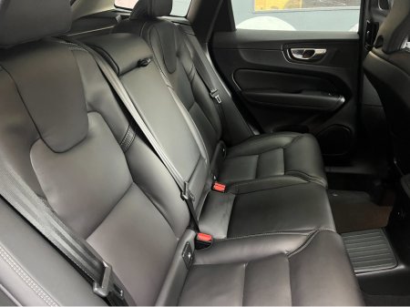 2022 Volvo XC60 - thumbnail 15