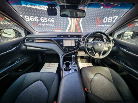 2020 Toyota Camry - thumbnail 16