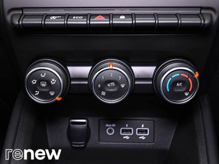 2022 Renault Clio Dynamique TCe 90 €15,990 thumbnail