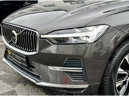 2022 Volvo XC60 - thumbnail 8