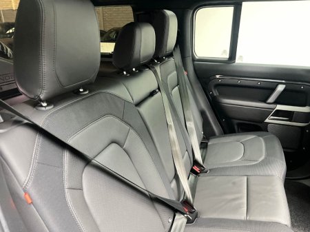 2024 Land Rover Defender HSE X-DYNAMIC P400E €92,990 thumbnail