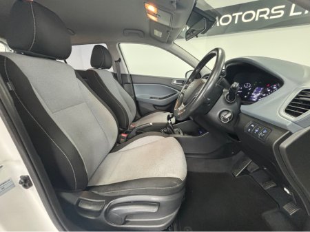 2016 Hyundai i20 - thumbnail 14