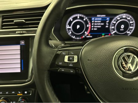 2018 Volkswagen Tiguan (182) TIGUAN 2.0TDI HIGHLINE DSG 4 MOTION VW/AUDI SPECIALISTS WWW.DENISDARCYCARS.IE €26,950 thumbnail
