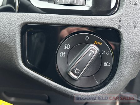 2013 Volkswagen Golf 1.4 AUTO , HIGHLINE // LOW MILEAGE €11,950 thumbnail