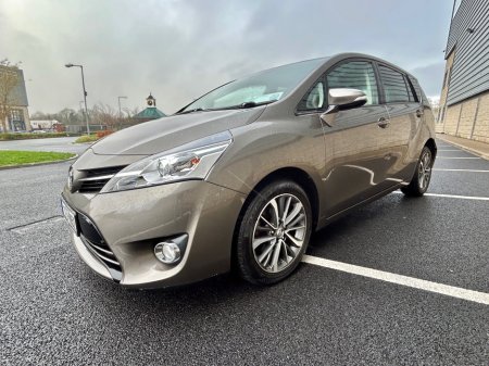 2017 Toyota Verso 1.6 D SOL SKYVIEW 7 SEATER ** PANORAMIC GLASS ROOF ** REVERSE CAMERA ** HALF LEATHER ** SUPERB EXAMPLE ** €10,995