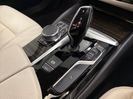 2017 BMW 5 Series - thumbnail 10