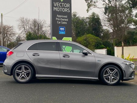 2021 Mercedes-Benz A Class A250E AMG PHEV €26,995 thumbnail