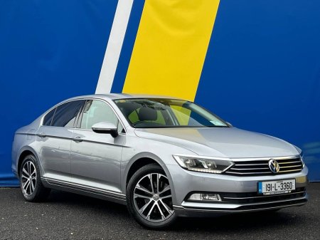 2019 Volkswagen Passat HIGHLINE 1.4 TSI // LEATHER/ALCANTARA HEATED SEATS // PARKING SENSORS // DUAL ZONE CLIMATE CONTROL €17,900