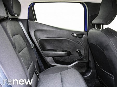 2022 Renault Clio Dynamique TCe 90 €15,990 thumbnail