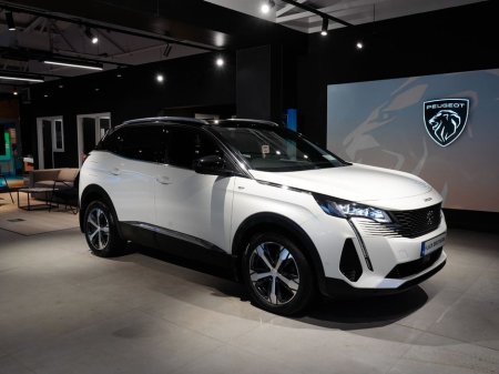 2021 Peugeot 3008 - thumbnail 2