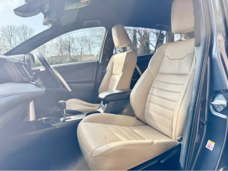 2017 Toyota Rav4 - thumbnail 17