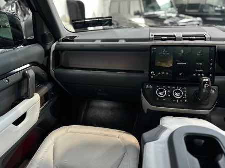 2026 Land Rover Defender - thumbnail 25