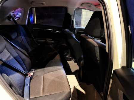 2014 Honda Fit DAA-GP5 €8,999 thumbnail