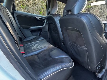 2015 Volvo XC60 D4 (190hp) FWD R-DESIGN €9,750