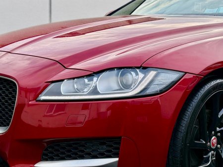 2018 Jaguar XF - thumbnail 9