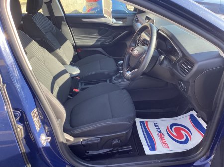 2019 Ford Focus - thumbnail 10