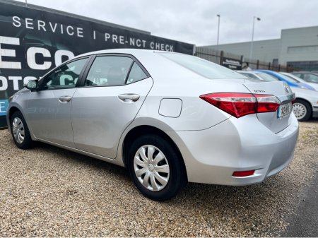 2014 Toyota Corolla - view 4