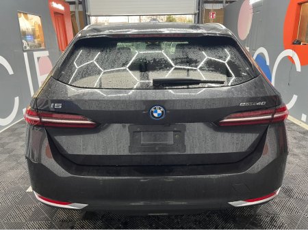 2024 BMW i5 2024 BMW I5 EDRIVE40 TOURING EXCELLENCE ELECTRIC AUTOMATIC / CRUISE CONTROL / 360° CAMERA / ELECTRIC MEMORY & HEATED SEATS / APPLE CARPLAY / PANORAMIC SUNROOF / PADDLE SHIFTERS / AMBIENT LIGHT thumbnail