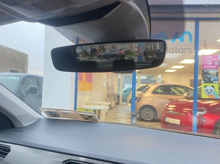 2021 Volkswagen T-Roc Design 1.0 TSI M6F 110HP 5DR €22,995 thumbnail