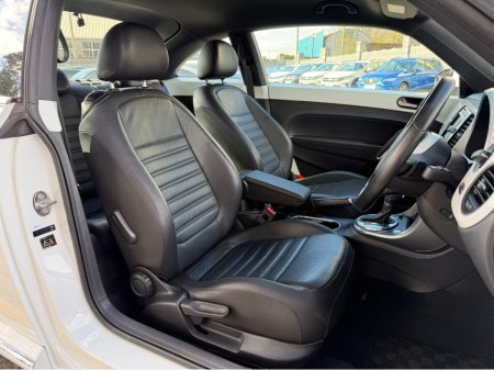 2017 Volkswagen Beetle - thumbnail 13