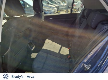 2025 Volkswagen Golf EDITION 75 PHEV 1.5 TSI 150BHP €36,950 thumbnail