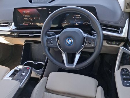 2025 BMW iX1 - thumbnail 6