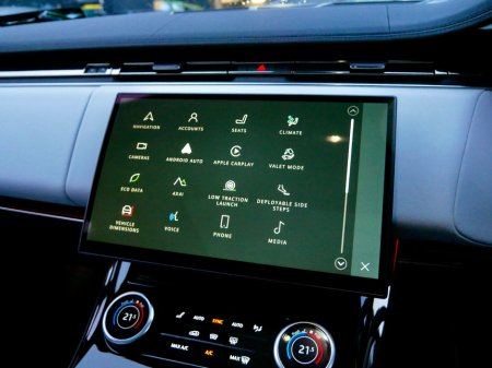 2023 Land Rover Range Rover Sport SWB 3.0 Si6 PHEV SE €92,950 thumbnail